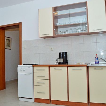 Apartments Macak Novalja Buitenkant foto